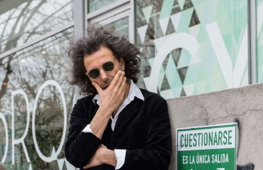 Un filosofo francés denunció a Clarín y salieron al cruce: "La disculpa pública le corresponde a él"