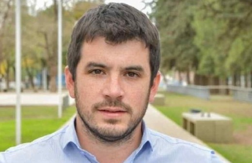 Durante su gira por distintos distritos, Leonel Chiarella evidenció apoyos dispares y ausencias relevantes dentro del entramado radical nacional