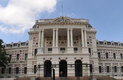 El informe revela que Buenos Aires terminó con déficit, menos recursos para municipios y salarios en retroceso