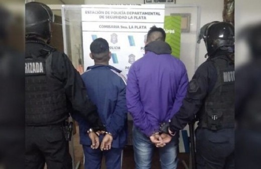La Plata: atraparon a dos motochorros armados en El Mondongo