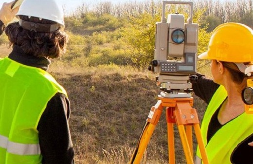 Crece la inscripción de estudiantes en la carrera de agrimensura