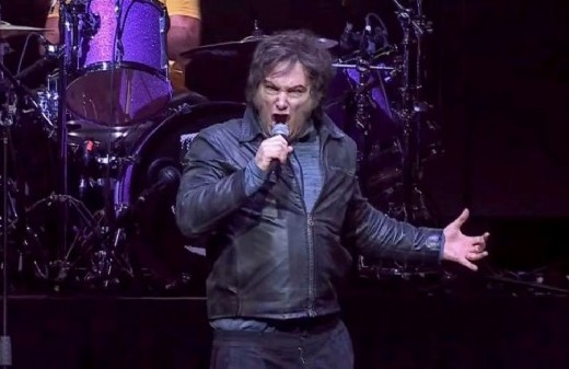 Milei volvió a generar ruido con artistas al considerar agraviante una broma de La Renga durante un recital