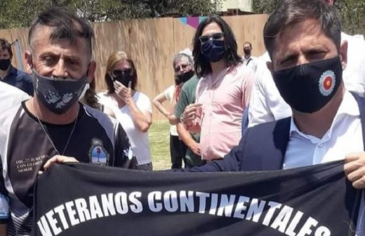 Repudian la foto de Kicillof junto a ex soldados "continentales" que no son reconocidos como veteranos