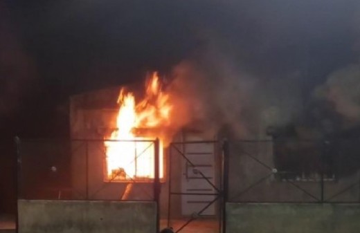 Luján: asesinan a un joven de 29 años y crece la tensión tras incendiar la casa del acusado
