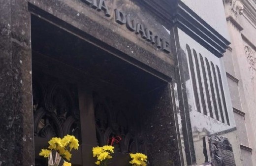 Nuevo País en Recoleta: Landa rinde tributo a María Eva Duarte
