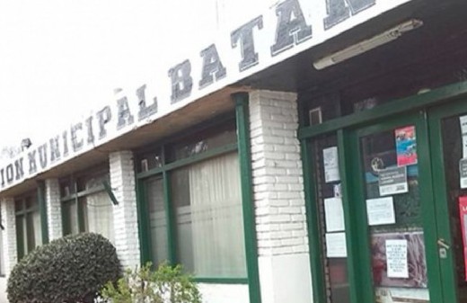 Delegación Batán en jaque: vacaciones de la titular y amenazas que paralizan trámites