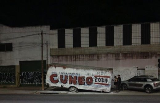 Aparecen pintadas en municipios bonaerenses que promueven a Santiago Cúneo como candidato a gobernador