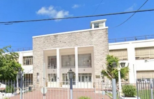 Una denuncia sacude a La Plata por un preso que habría alterado su identidad para obtener ventajas