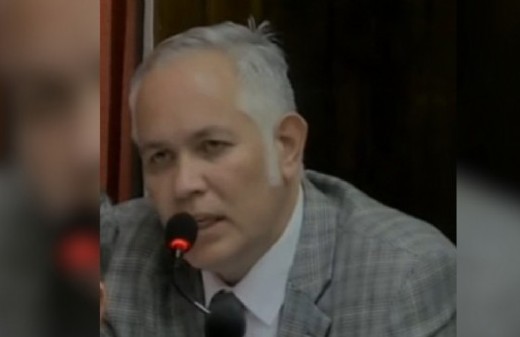 El desembarco de Guy Mantzur abre interrogantes en Morón y Aguilera exige conocer quién paga la cuenta