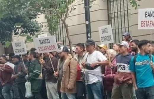 Denuncian a bancos por fuga de divisas, falsificación de firmas, malversación de fondos y lavado de dinero