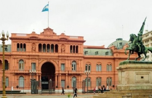 Murió una beba de tres meses que dormía en la calle con sus padres