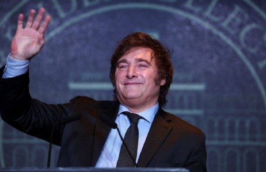 Javier Milei sostiene un discurso de odio mientras negocia con medios