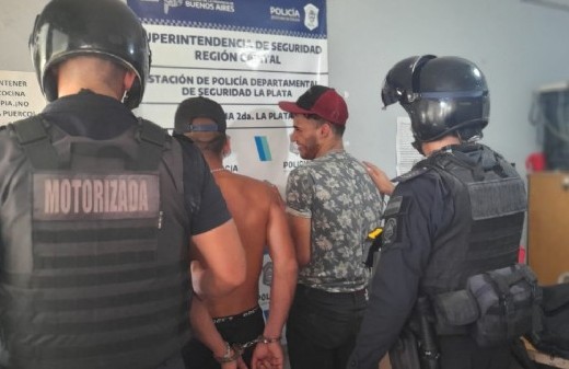 Entraron a robar a una panadería y fueron detenidos: uno de ellos es menor de edad