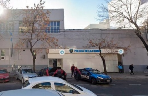 Tensión en una alcaidía en Constitución: detenidos tomaron de rehén a un policía