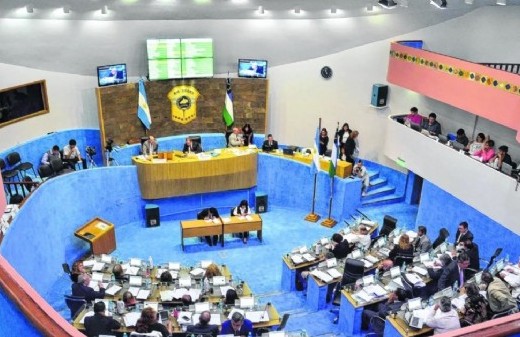 Río Negro ingresa en un ciclo de mayor tensión financiera con la solicitud de 260 mil millones para gastos corrientes