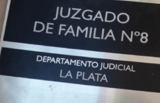 Denuncian que una abogada del Ministerio de las Mujeres bonaerense defendió a una mujer que golpeó brutalmente a su hijo