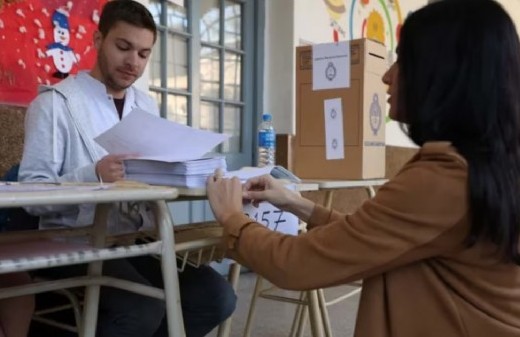 Advierten por un falso sitio de internet para pagar la multa por no ir a votar en la PASO